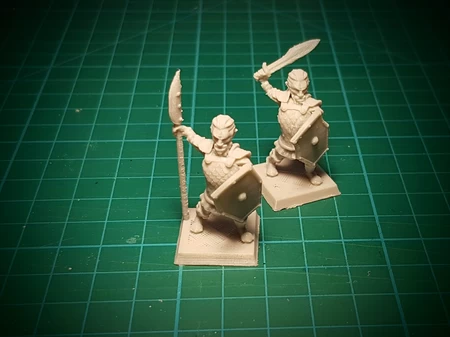 Hobgoblin halberdier/spearman 28mm (No supports needed)