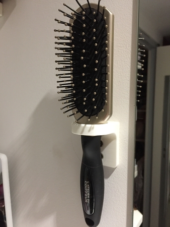 MaccBass hair brush holder