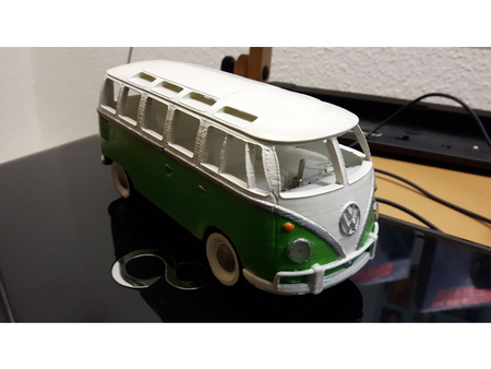 Volkswagen Bus de la década de 1970 con la Luz