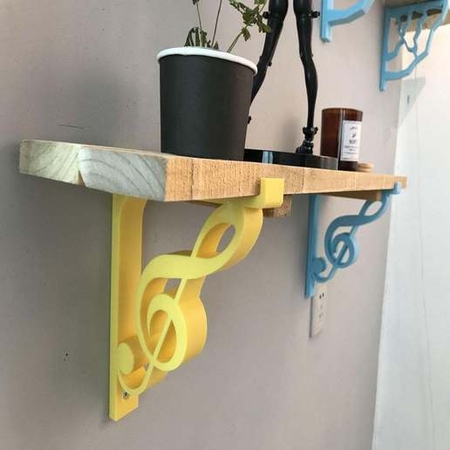 Music notes shelf brackets with pallet wood