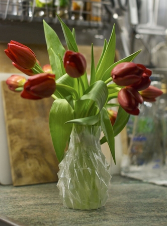 Modelo 3d de Piña jarrón de tulipanes para impresoras 3d