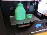 Modelo 3d de 3d imprimibles de botella y tapón de rosca para impresoras 3d