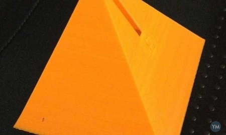 Modelo 3d de Pirámide hucha de 2015 para impresoras 3d