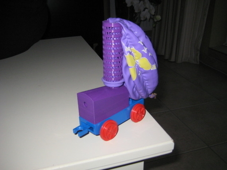 Duplo balloon racing car