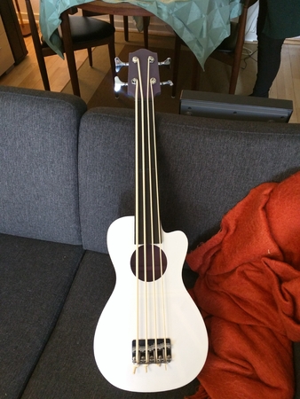 Ukelele bajo