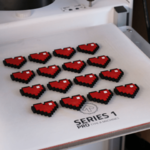 Modelo 3d de Multi-color de 8-bits corazón para impresoras 3d