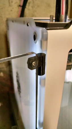 Ultimaker 2 Front Door with hidden magnetic catch