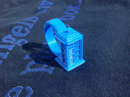 TARDIS stubby ring-a-thing topper