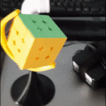 Modelo 3d de El cubo de rubik de pie para impresoras 3d