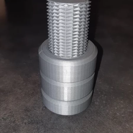 Multi-threaded screw and nut, right and left threads