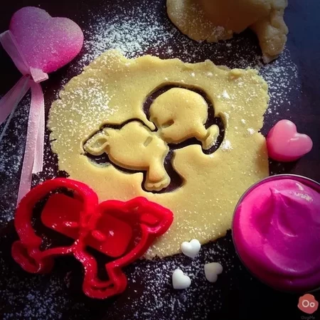 Kids Kissing Cookie Cutter