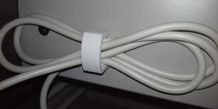 Multi socket clip and other cable clips/hangers