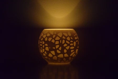 Petrified Shallows (Tealight holder - Voronoi noise)