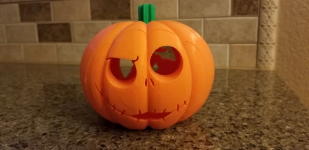 Modelo 3d de Jack o'lantern con broche de presión en las caras para impresoras 3d